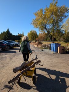 Jardins Localeaf Gardens (Canoe Planting)