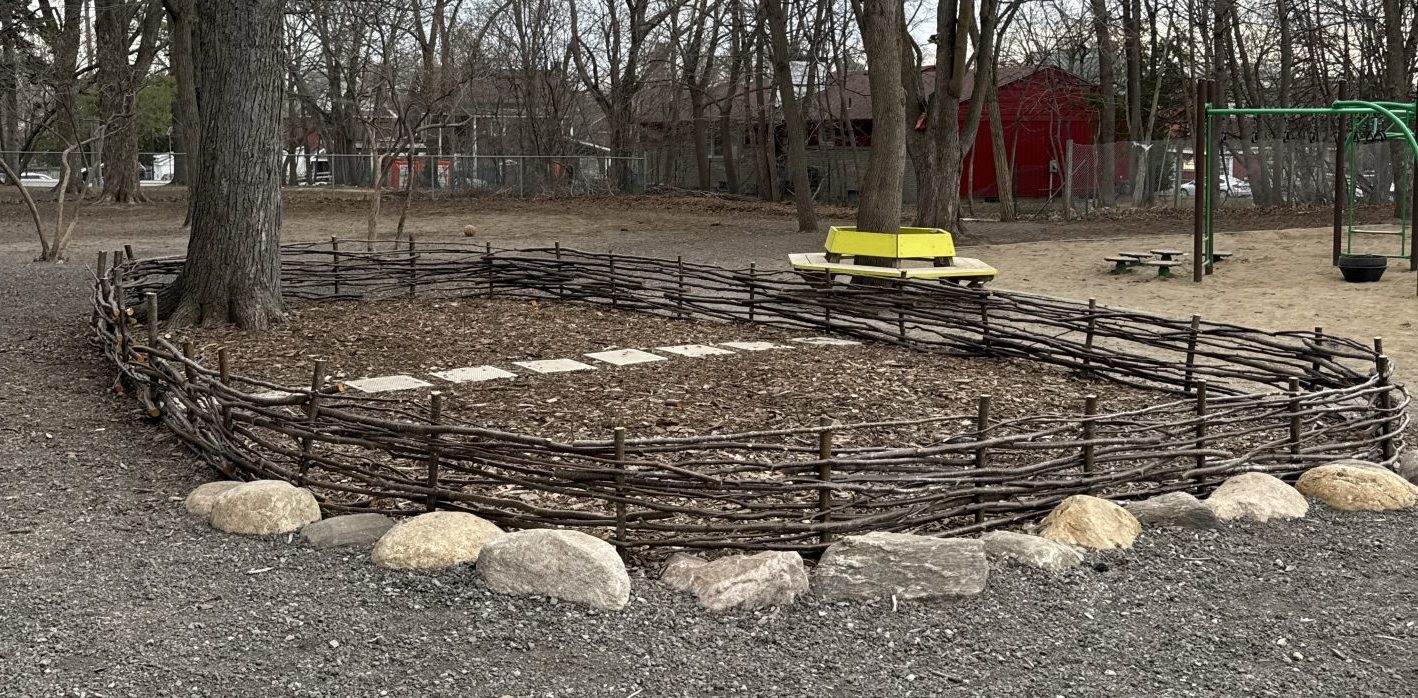 École Montessori de l’Outaouais – clôtures de jardin naturelles